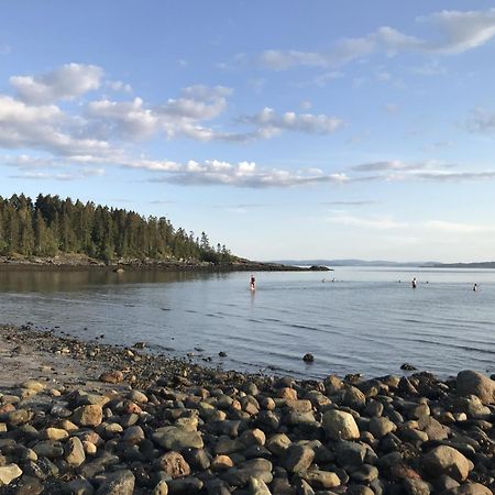 Saga, Et Unikt, Sjarmerende Badehotell Med Fa Rom, Sauna Og Badebrygge - Inderoy Straumen  Екстериор снимка