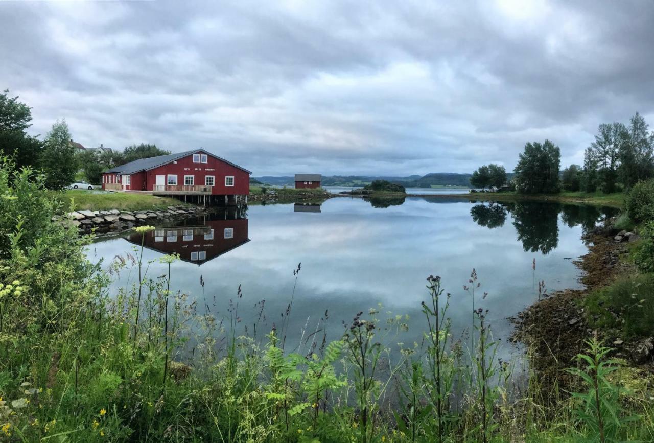 Saga, Badehotell Med Sauna Og Badebrygge - Inderoy Straumen  Екстериор снимка